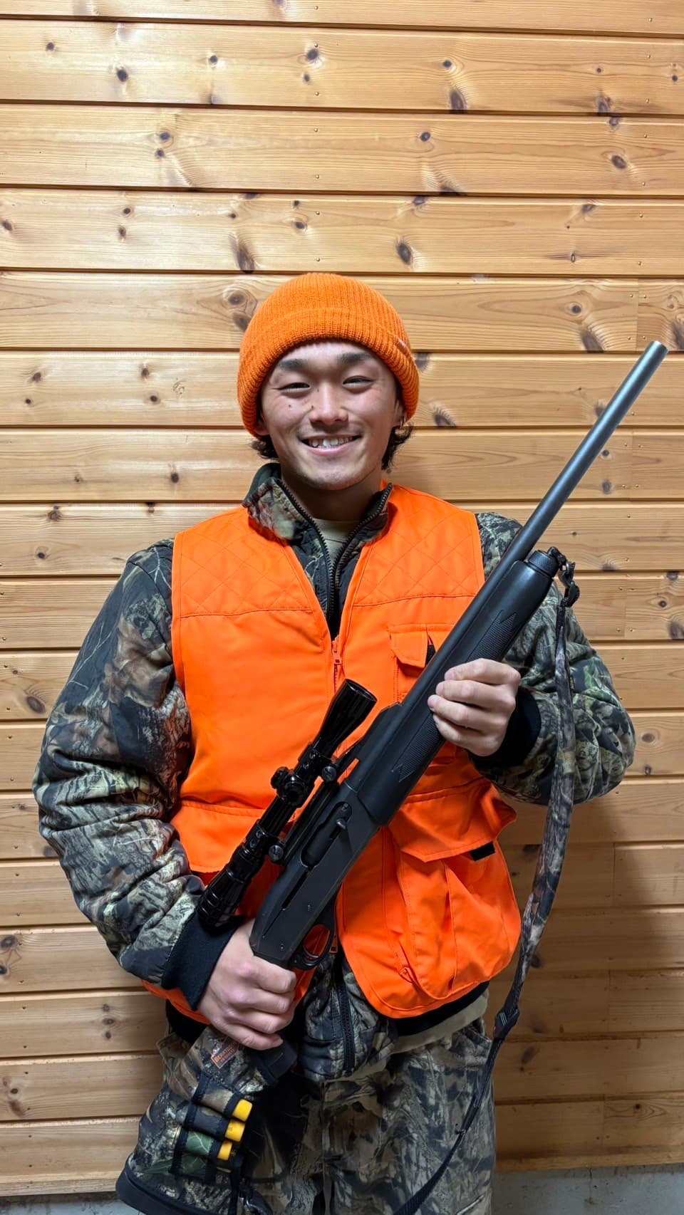 上原 大和(猟銃を手に)